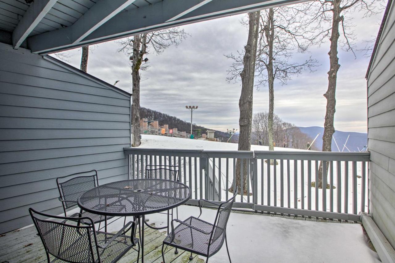 Cozy Couples Getaway Ski-In, Ski-Out Condo! Mount Torry Furnace Exterior photo