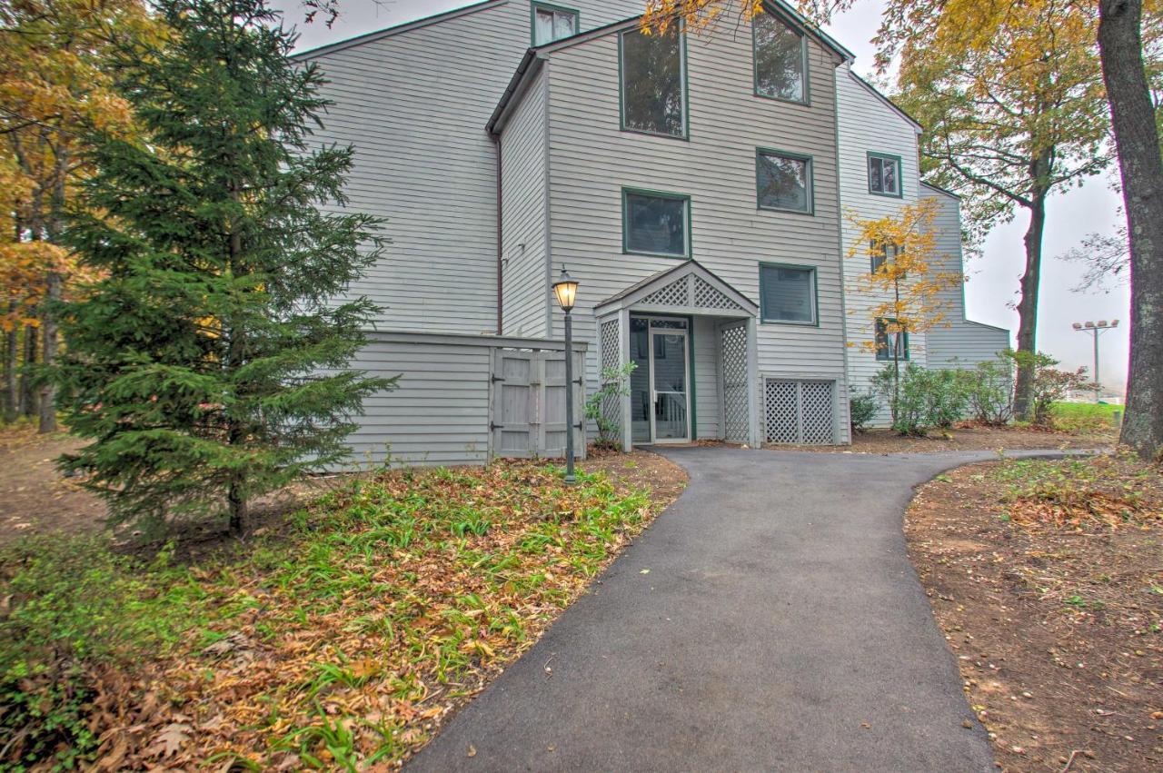 Cozy Couples Getaway Ski-In, Ski-Out Condo! Mount Torry Furnace Exterior photo